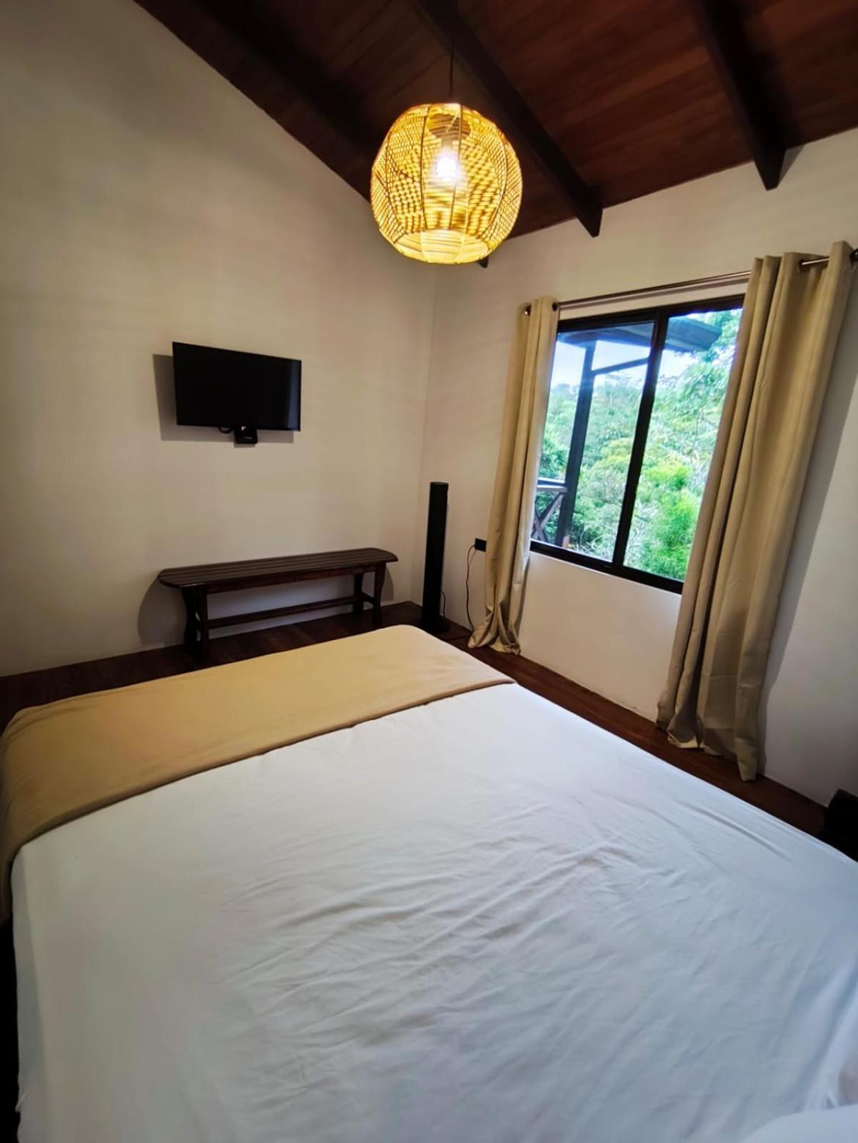 Avita Lodge Quesada  Εξωτερικό φωτογραφία